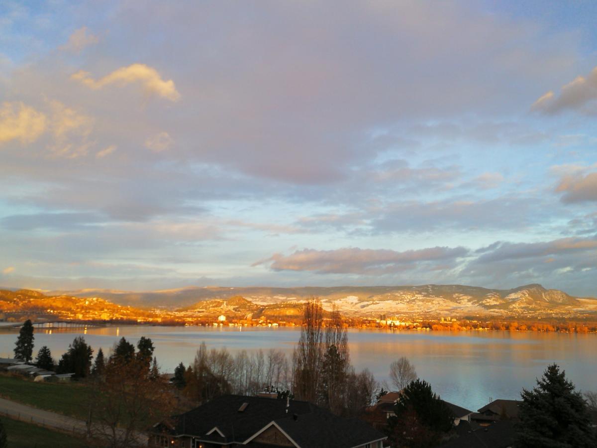 Lakeview Oasis Bed And Breakfast West Kelowna Екстериор снимка
